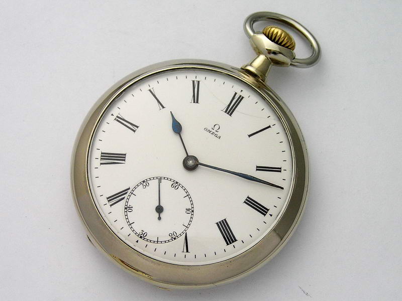 Карманные часы с мельхиоровым корпусом. Бренд OMEGA. Около 1900 года