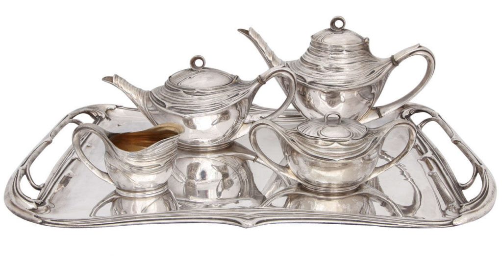1904 г. Сервиз для чая и кофе: кофейник, чайник, сливочник, сахарница. Основной металл — оловянный сплав