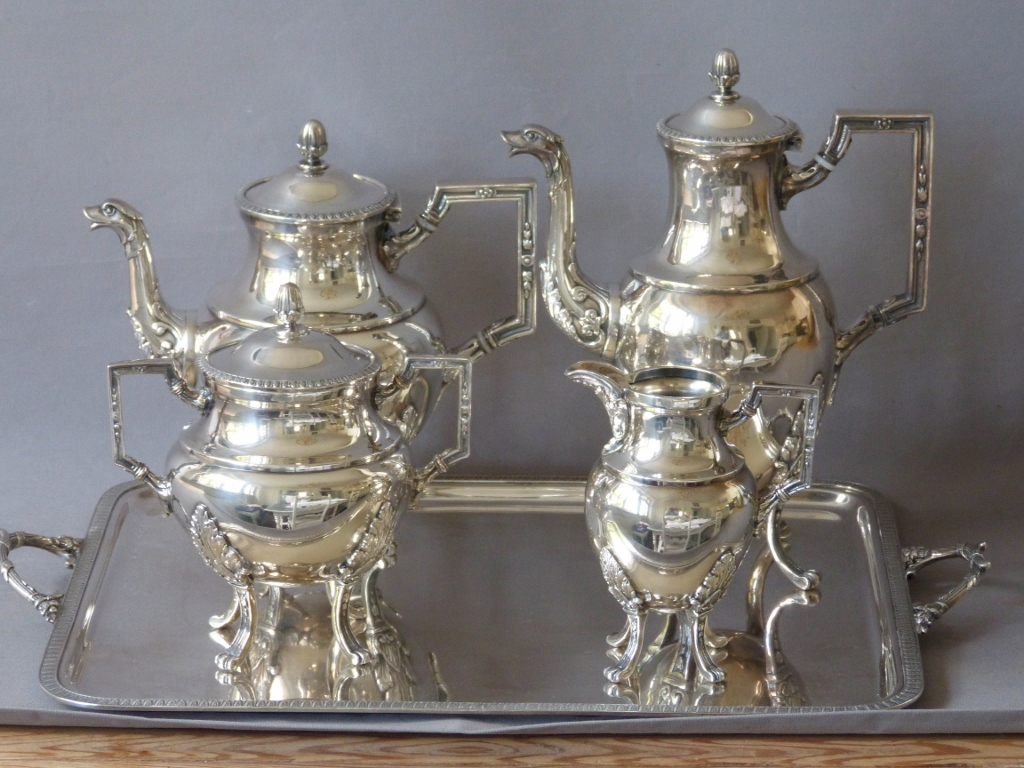 Серебряный набор для чая и кофе работы Victor Saglier в стиле Ампир. Середина 19-го века
