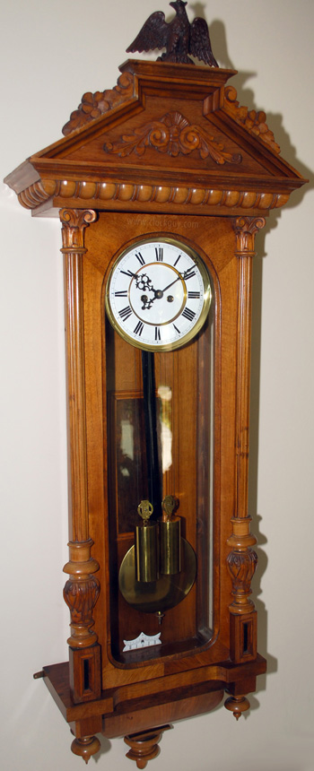 Настенные часы Gustav Becker классического стиля