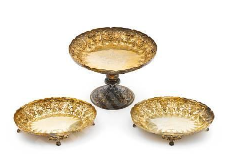 Викторианский набор из трех серебряных с золочением блюд