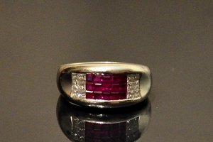 Кольцо Рубины, бриллианты. Платина 950 пробы