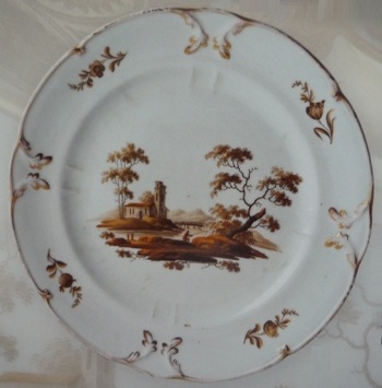 Тарелка с изображением пейзажа. Завод Попова. 1810-1820-е гг. 