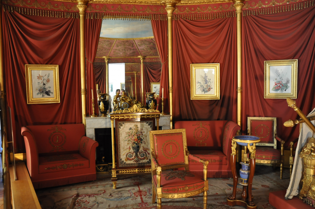 Одна из комнат императрицы Жозефины в Шато-де-Мальмезон