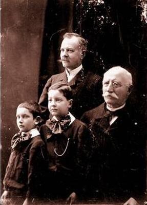 Луи-Улисс Шопар (справа), сын и два внука. 1890 год
