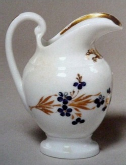 Молочник с синими цветами. 1820-е гг. Собрание ГРМ