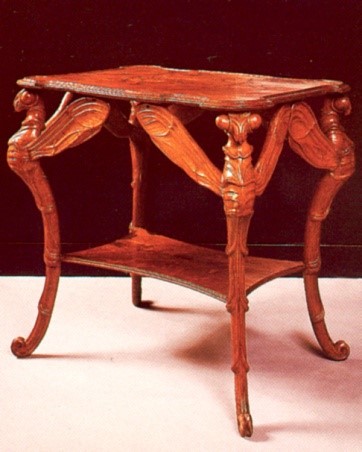 Двухъярусный стол с ножками в виде стрекоз