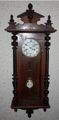 Жильные настенные часы Gustav Becker редкие.
