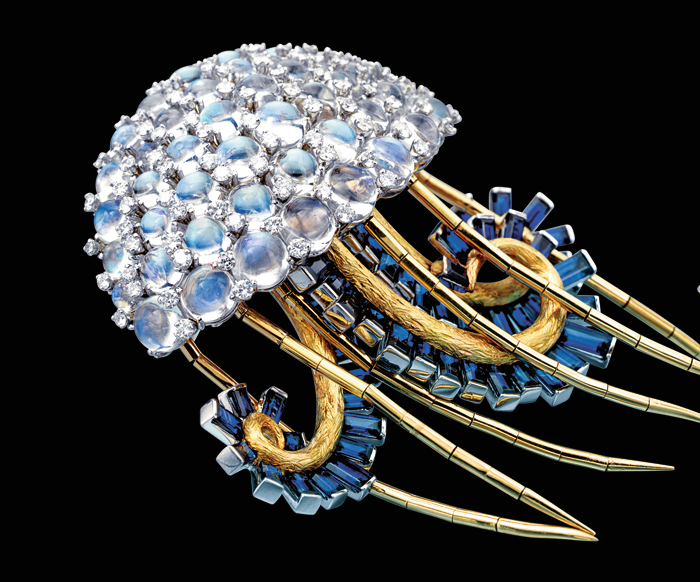 1960 г. «Медуза» брошь из золота и платины с лунными камнями, сапфирами, бриллиантами