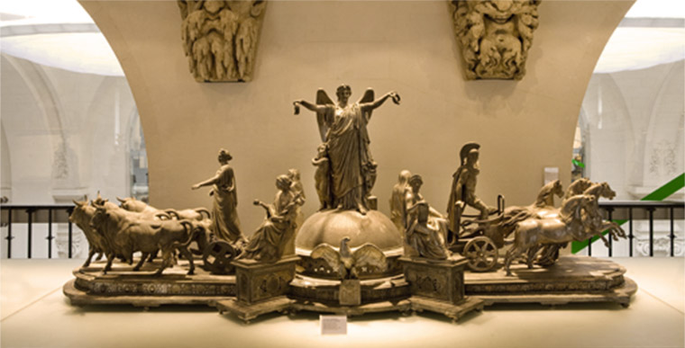 Центральная скульптурная композиция, изготовленная CHRISTOFLE для Тюильри. Сейчас находится в Парижском музее декоративного искусства