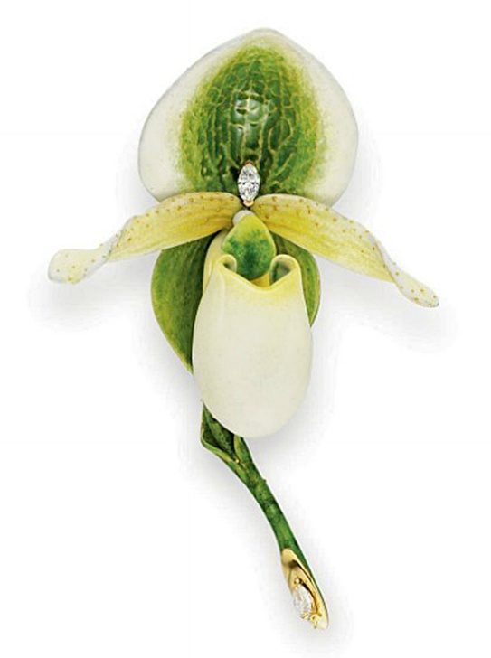 Брошь «Башмачок королевы Виктории» (Cypripedium calceolus). Серебро, золото, эмаль, бриллиант. Копия экспоната Фарнхэма на экспозиции 1889 года.