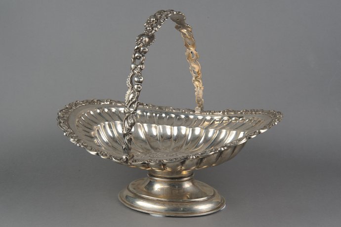 Антикварная ваза для фруктов из серебра 925-й пробы. Англия. 1900 г.