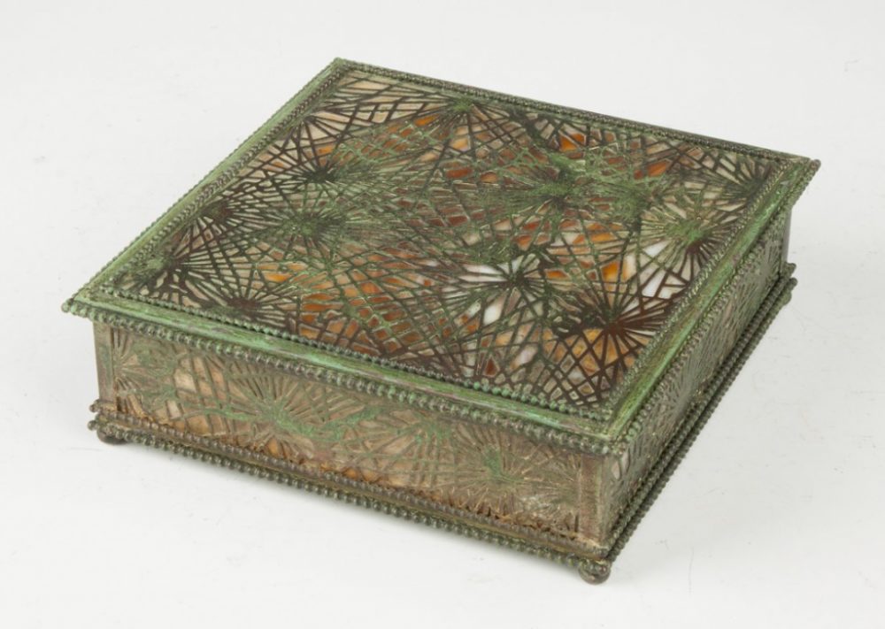 Tiffany Studios. Шкатулка из бронзы и цветного стекла
