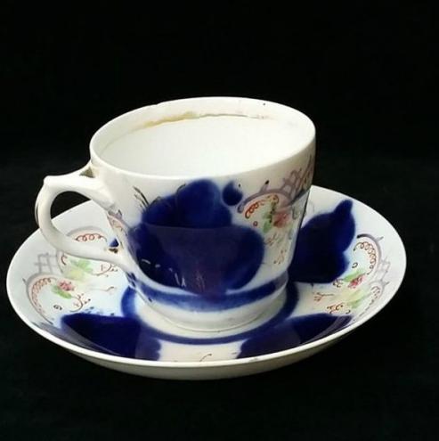 Чашка и блюдце из фарфора. Дулёво. XIX век