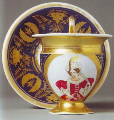 Чайная пара с изображением дамы. Завод Сафронова. 1833-1834 гг