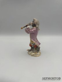 Статуэтка «Кларнетист» из «Обезьяньего оркестра». Фарфор, роспись, Meissen, скульптор И. И. Кендлер, Германия, 20 век