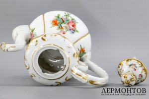 Чайный сервиз на 9 персон, украшенный цветами. Фарфор, роспись. Франция, 1860-90е гг.