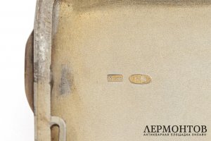 Портсигар в коробке. Серебро 84. Россия, Москва. 1908-1917 гг. Серебряное заведение Монъ.