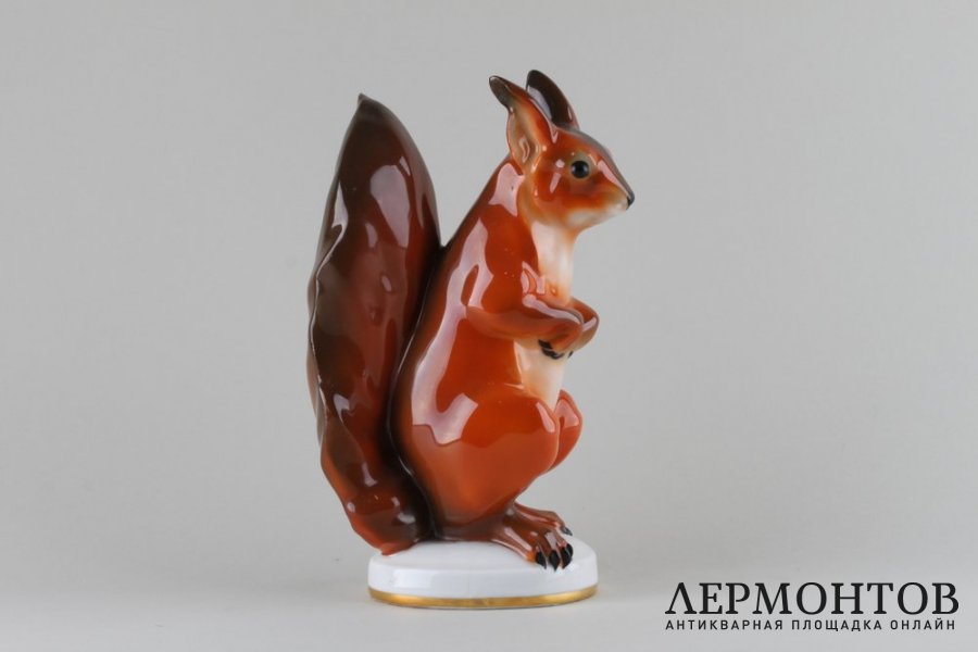 Статуэтка Белка. Фарфор, роспись.  Фабрика SCHNABEL  SON, Германия, 1924 год.