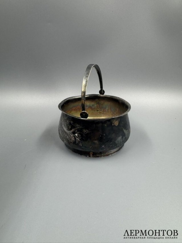 Сахарница с цветочным декором. Серебро 84 пробы, Н. Михайлов, Россия, 1899–1908 годы