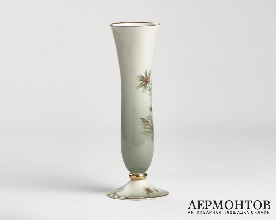 Ваза «Сосновая ветка». Фарфор, Rosenthal, Германия, 1940 год