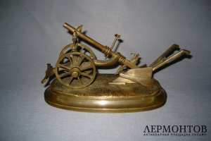 Кабинетная пластика Плуг. Бронза, патинирование. Европа, ХIХ век.