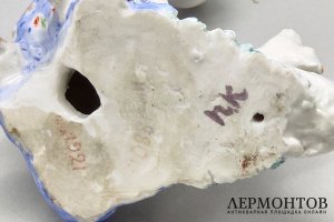 Статуэтка Сестрица Аленушка и братец Иванушка. Кожин П.М. Фарфор. СССР, Дулево, 1950е