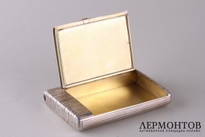 Портсигар рельефный с визитным отделом. Серебро 84, золочение. Россия, 1899-1908 гг.