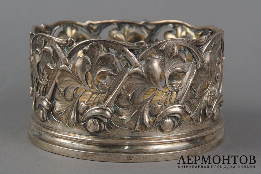 Подставка под бутылку. Германия, 1900-е гг. Фирма F. Goldschmidt. Серебро 800 пробы.