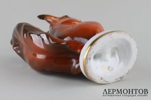 Статуэтка Белка. Фарфор, роспись.  Фабрика SCHNABEL  SON, Германия, 1924 год.