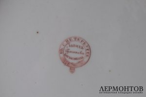 Тарелка из серии Народы России. Россия, Братьев Корниловы, сер. 19 в. Фарфор, роспись.