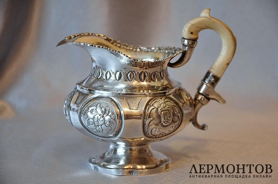 Молочник. 1840 год. Серебро 84. Российская империя