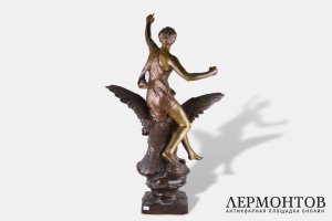 Скульптура Геба и орел Зевса. Скульптор J.Levasseur. Бронза.Франция.