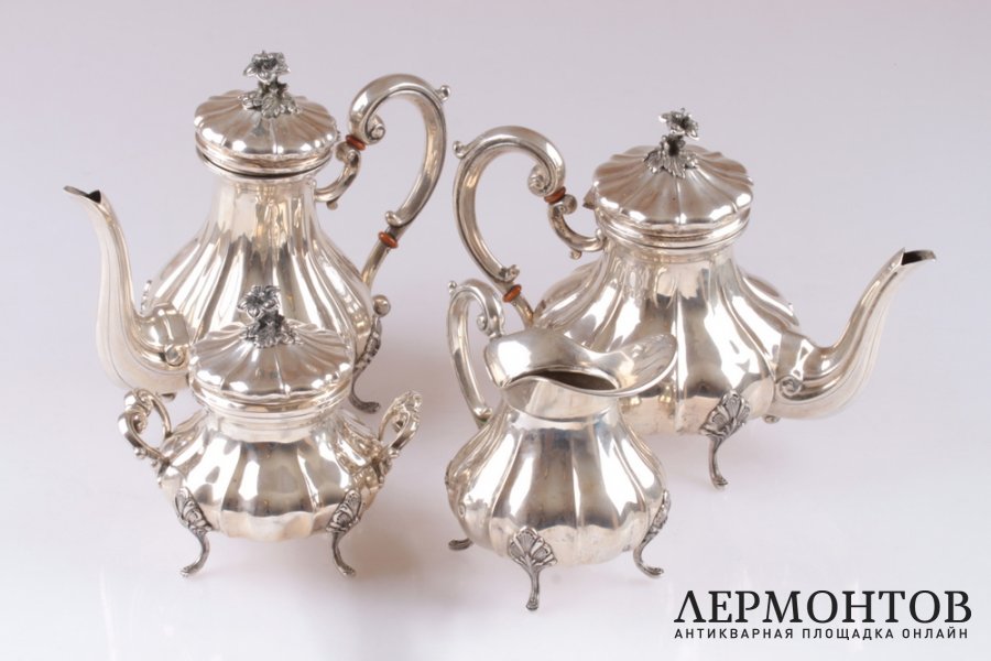 Чайный и кофейный сервиз. Серебро 800. Италия