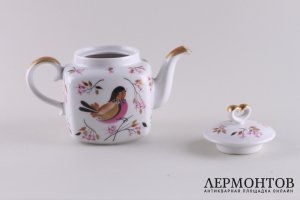 Чайник Весенняя птица. Фарфор, роспись. Автор Л.И. Григорьева. СССР, ЛФЗ, 1970-80е