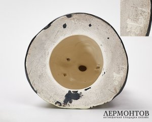 Статуэтка «Дама с платком». Майолика, Graniton, Чехословакия, 1920-е годы