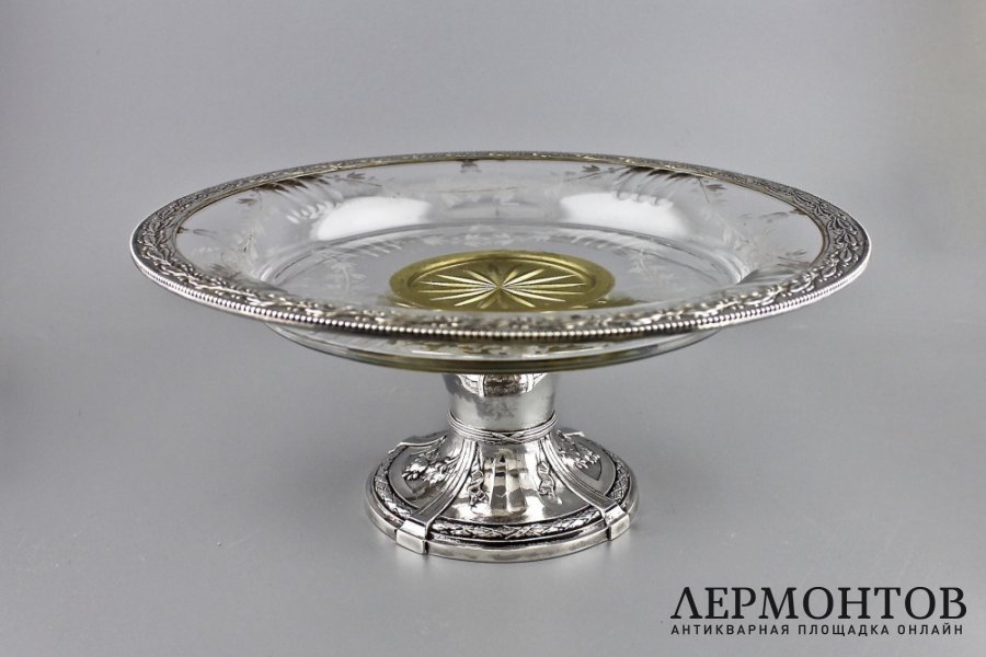 Ваза на ножке в стиле ампир. Серебро 950 пробы, стекло. Франция, XIX в.
