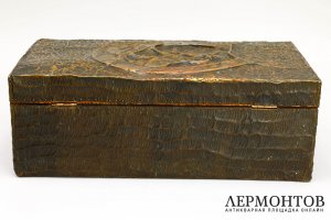 Большая шкатулка собака с дичью, охота. Дерево, басма. Начало 20 века.