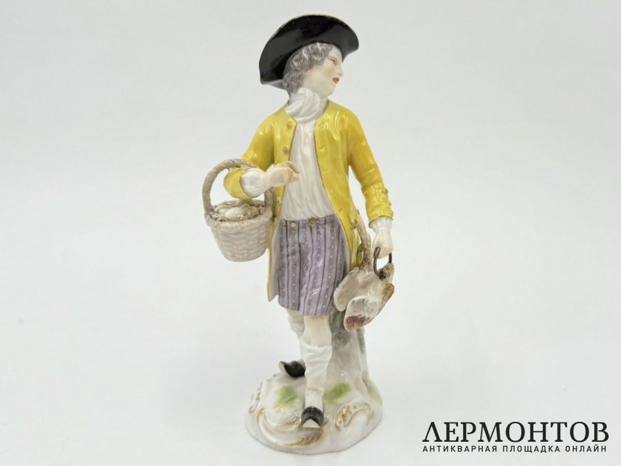 Статуэтка из серии Парижские крикуны Торговец дичью. Meissen, перв. тр. 20 века.