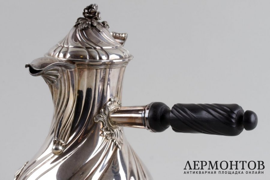 Кофейник Leon Lapar в стиле рококо. Серебро 950 пробы. Франция, XIX в.