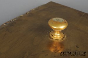 Поднос в стиле шинуазри. Западная Европа, кон. 19 - нач. 20 в. Фарфор, роспись. Бронза.