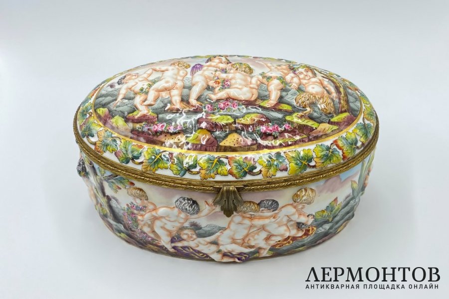 Шкатулка для украшений. Германия, Ernst Boone Sohne, 1900-1937 гг. Фарфор, латунь.