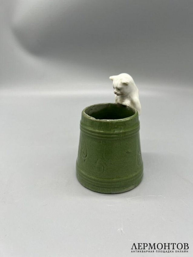 Статуэтка «Кот с бочонком». Фарфор, роспись, Германия, 20 век