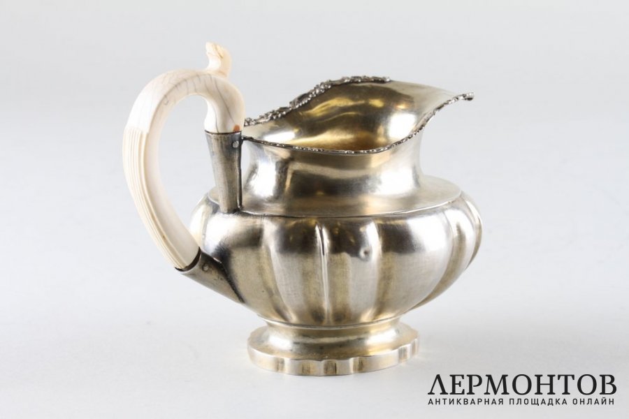 Молочник из серебра 84 пробы. Россия, Москва, 1840 год. 