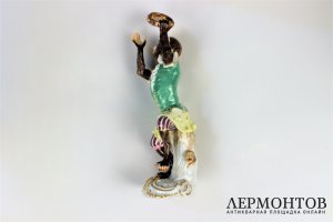 Фигурка. Обезьяна, играющая на бубне. Мейсен. Германия