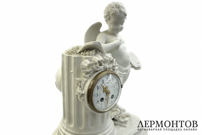 Каминные будуарные часы Амур. Франция, к. 19 в.  Бисквит, лепка. Мрамор, резьба. 