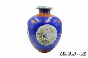 Декоративная ваза Времена года. Китай, 1 половина 20 века. Фарфор, роспись.