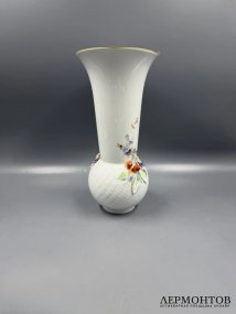 Ваза «Вишни и бабочки». Фарфор, роспись, Meissen, Германия