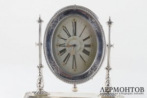 Настольные часы. США, середина 20 в. Серебро 925 пробы, штамп, гравировка.