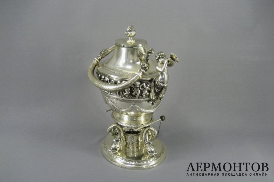 Бульотка. Серебро 800 пробы. Германия, XIX век. Высота 35 см.